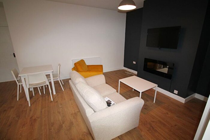 2 Bedroom Flat To Rent In Warwick Street, Newcastle Upon Tyne, NE6