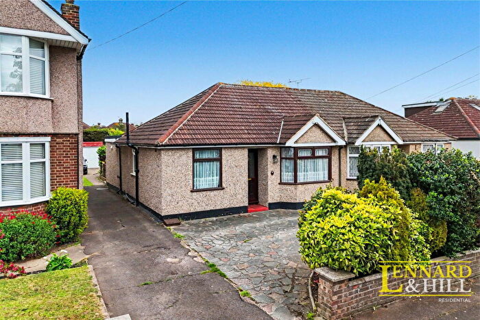 2 Bedroom Semi-Detached Bungalow For Sale In Victoria Avenue, North Grays, RM16