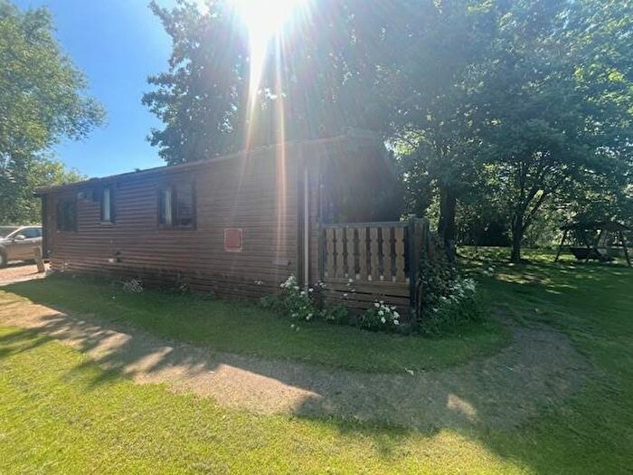 1 Bedroom Chalet To Rent In Willow Drive, Louth, LN11