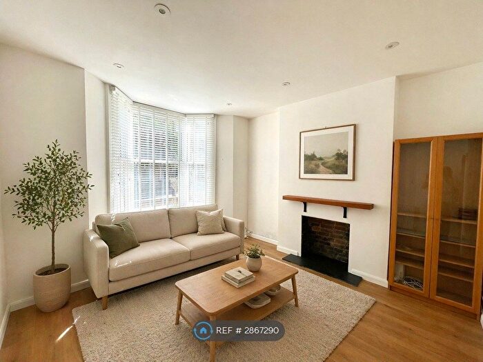 2 Bedroom Flat To Rent In Saltoun Road, London, SW2