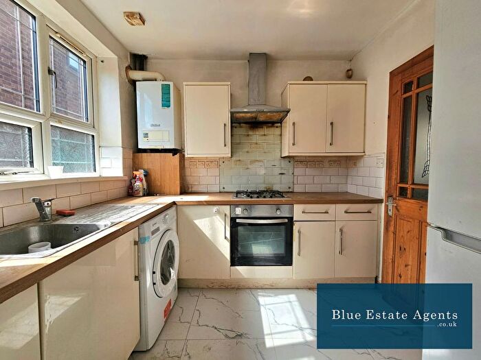 2 Bedroom Flat To Rent In Pegg Road, Hounslow, TW5