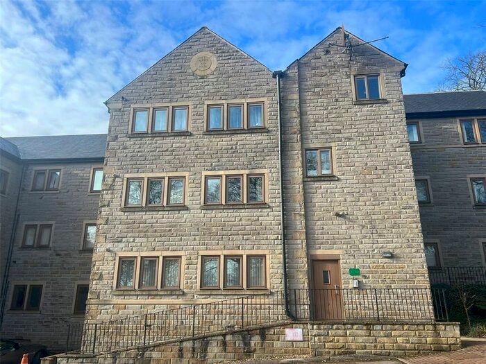 2 Bedroom Flat To Rent In Alfred House, Benn Gardens, Clayton, Bradford, BD14