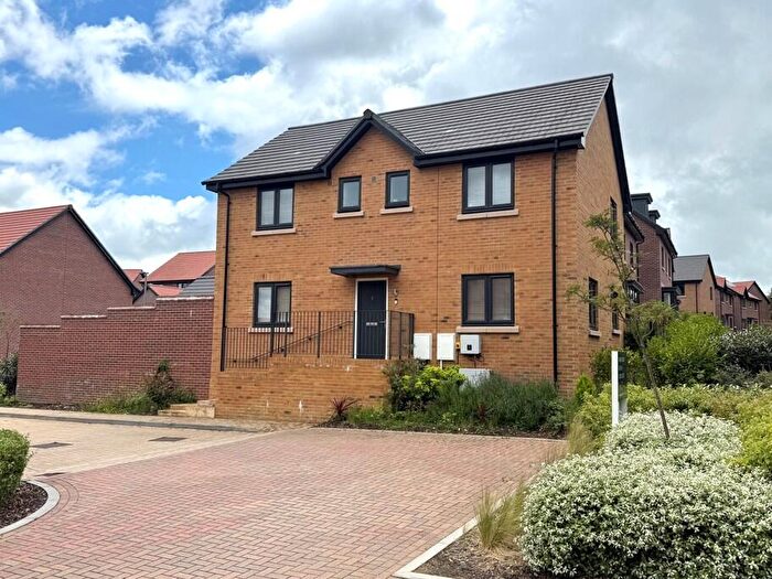 4 Bedroom Detached House To Rent In Locke Close, Glebe Farm, MK17