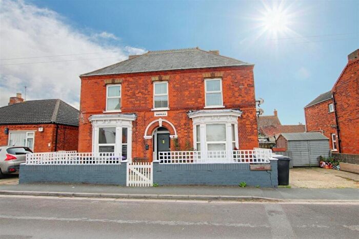 2 Bedroom Flat To Rent In Park Road East, Sutton On Sea, LN12