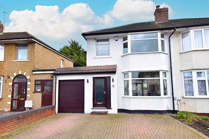 3 Bedroom Semi Detached House For Sale In Westlea Avenue, Watford, WD25