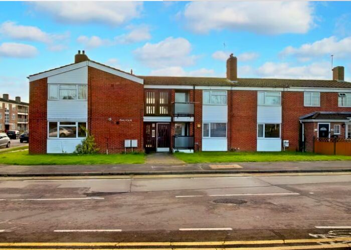 2 Bedroom Flat To Rent In Maryside, Slough, Berkshire, SL3