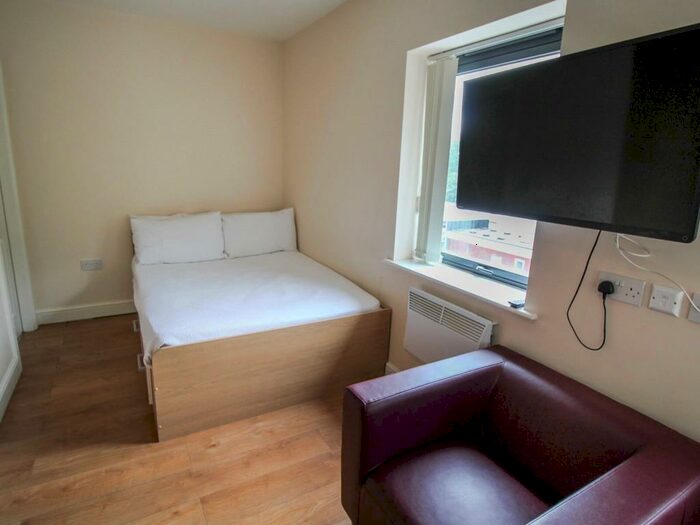 Studio To Rent In Lofthouse Place, Leeds, West Yorkshire, LS2