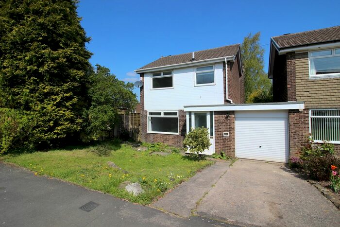 3 Bedroom Link Detached House To Rent In Pennine Road, Simmondley, Glossop, SK13