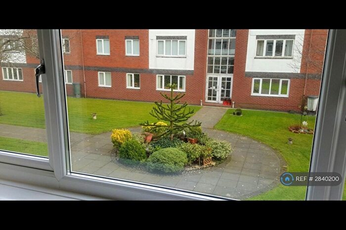 2 Bedroom Flat To Rent In Bromyard Close, Bootle, L20