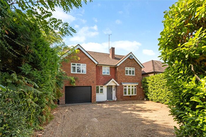 4 Bedroom Detached House To Rent In Brooklands Road, Weybridge, Surrey, KT13
