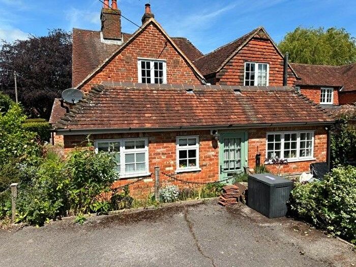 3 Bedroom Semi-Detached House For Sale In Well Road, Crondall, Farnham, GU10