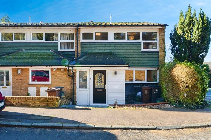 3 Bedroom End Of Terrace House For Sale In St. Martins Close, Harpenden, AL5