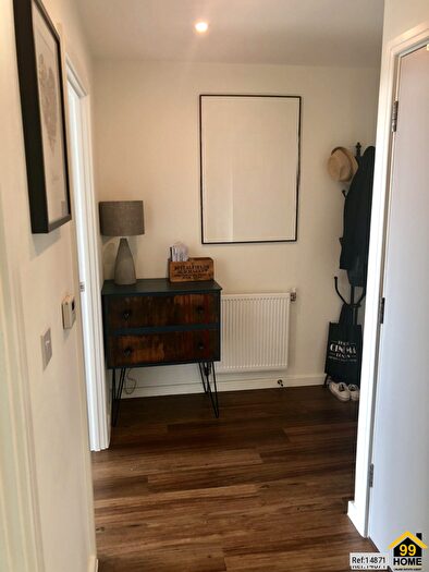 1 Bedroom Flat To Rent In Herrick Court, London, W3