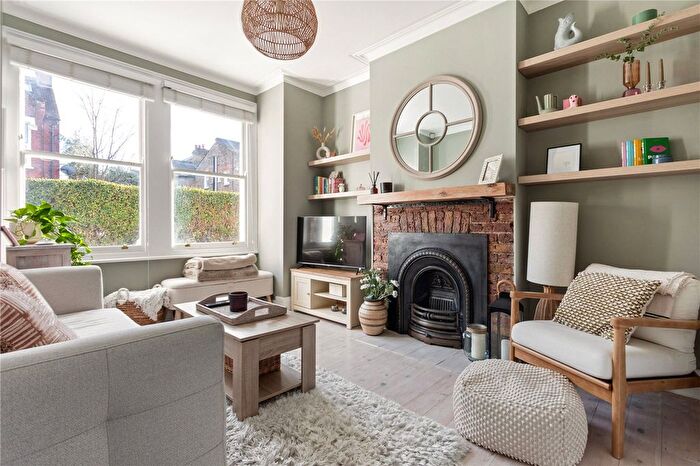 1 Bedroom Flat For Sale In Boundary Road, London, SW19