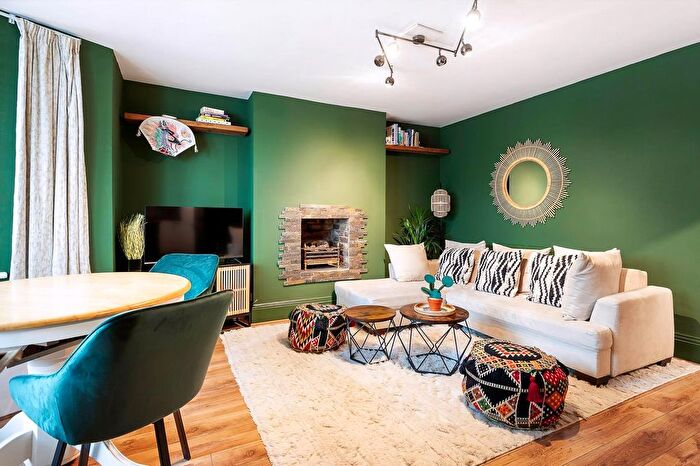 1 Bedroom Flat To Rent In Chiswick, W4