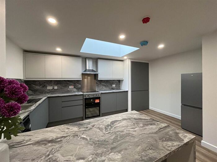2 Bedroom Flat To Rent In Charterhouse Lane, Perth, PH2