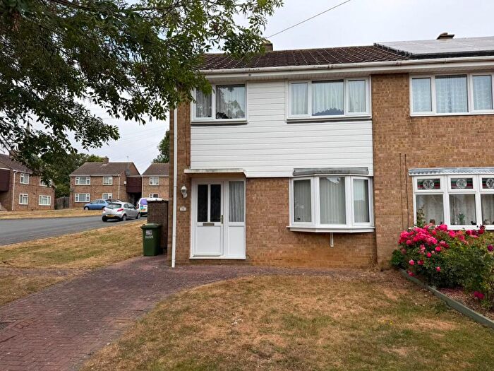 3 Bedroom Semi Detached House For Sale In Abbott Way, Yaxley, Peterborough, PE7