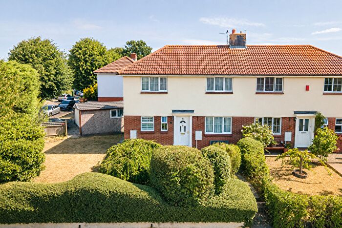 3 Bedroom Semi Detached House For Sale In Clapton Walk, Sea Mills, Bristol, BS9