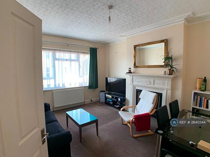1 Bedroom Flat To Rent In Waverley Grove, Southsea, PO4