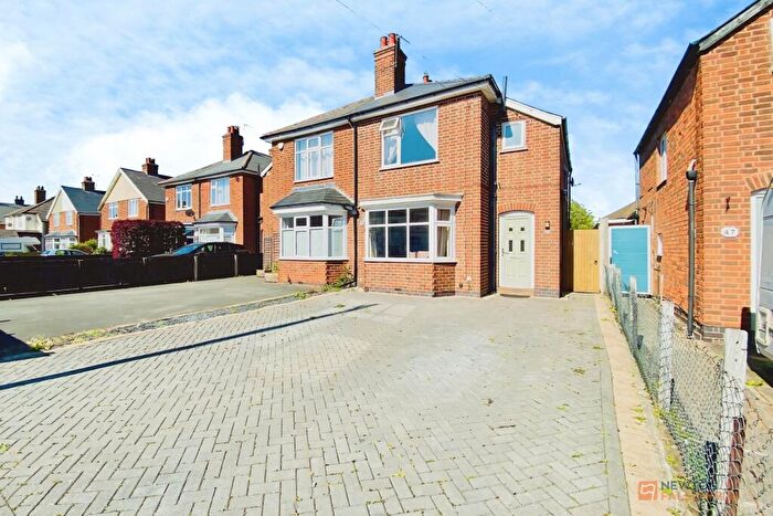3 Bedroom Semi-Detached House For Sale In Barkby Road, Syston, LE7