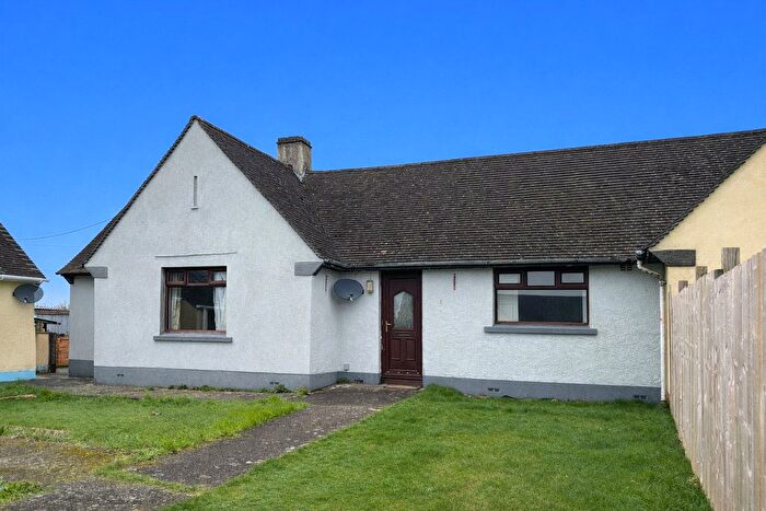 2 Bedroom Semi-Detached Bungalow For Sale In Woodville Road, Woodford, Morwenstow, EX23