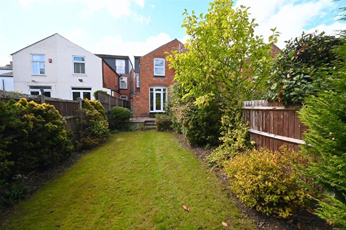 4 Bedroom Semi Detached House For Sale In Wentworth Road, Harborne, Birmingham, B17