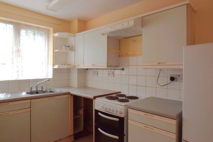 1 Bedroom Flat To Rent In Hancock Court, Borehamwood, WD6