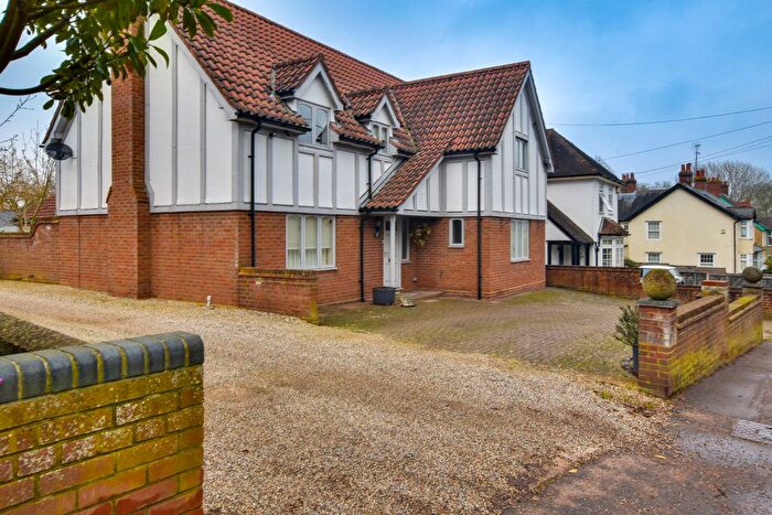 3 Bedroom Detached House To Rent In Braintree Road, Dunmow, CM6