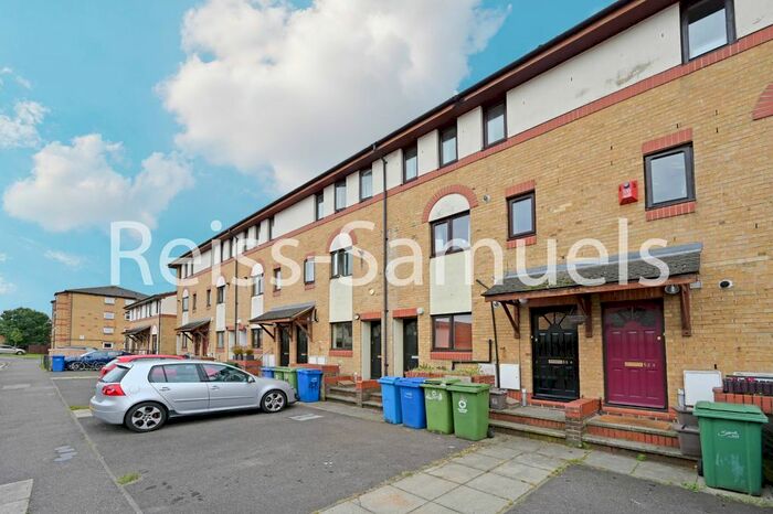 4 Bedroom Terraced House To Rent In Oxley Close, Bermondsey, Southwark, London, SE1