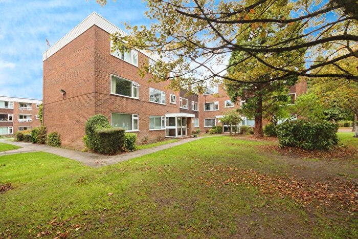 2 Bedroom Apartment For Sale In Kingslea Road, Solihull, B91
