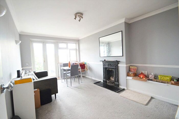 1 Bedroom Flat To Rent In Cable Street, London, E1