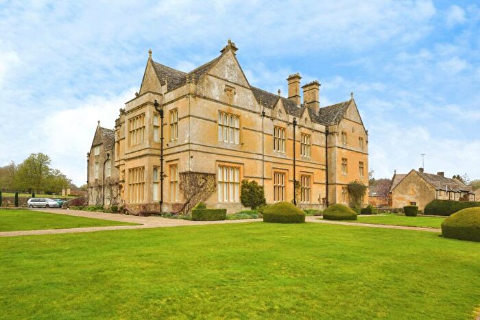 2 Bedroom Flat For Sale In ., Cheltenham, Gloucestershire, GL54