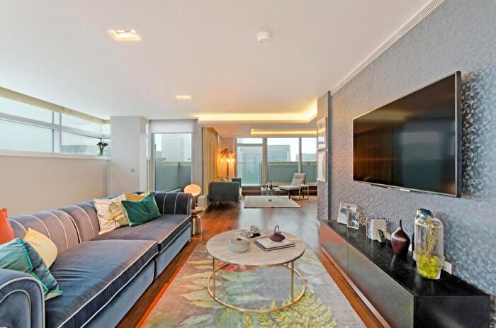 3 Bedroom Apartment For Sale In Pan Peninsula, East Tower, Canary Wharf, London, E14