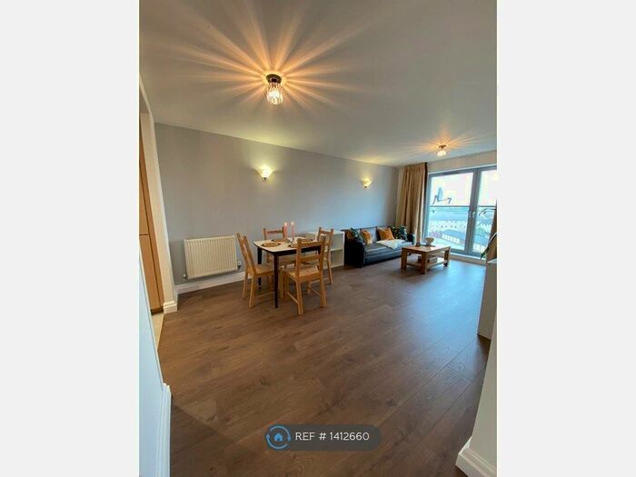 2 Bedroom Flat To Rent In Tideslea Path, London, SE28