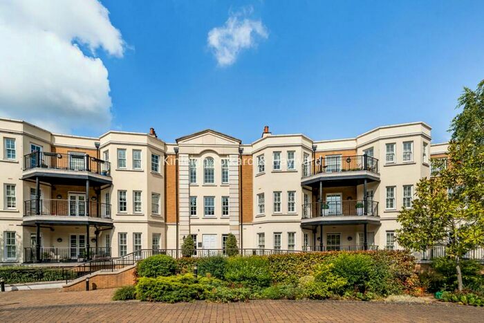 2 Bedroom Flat For Sale In Westerham Road, Keston, BR2