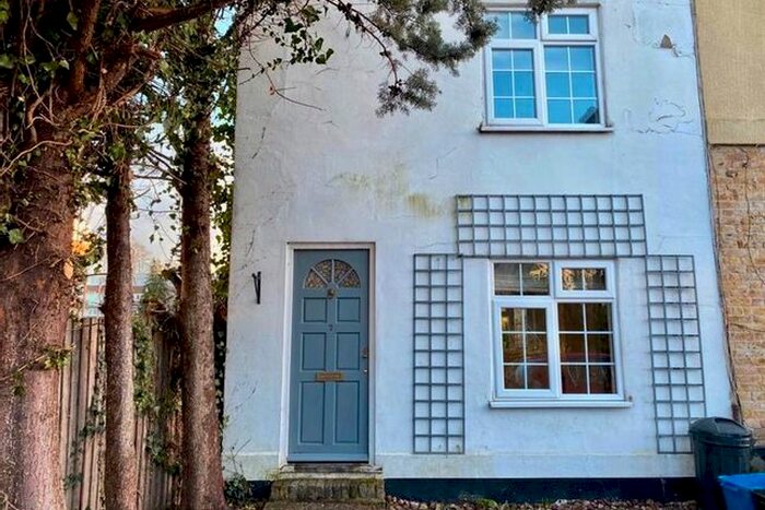 2 Bedroom Terraced House To Rent In School House Lane, Teddington, TW11