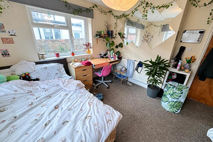 1 Bedroom Private Hall To Rent In Ruthin Gardens, Cathays, Cardiff, CF24
