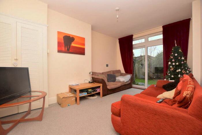 6 Bedroom Semi-Detached House To Rent In Manor Road, BS16