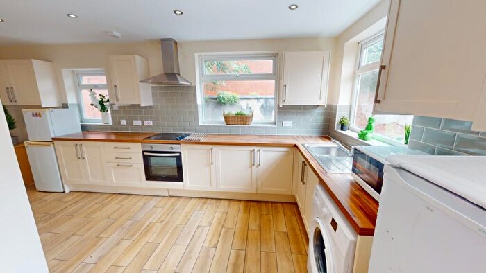 4 Bedroom Terraced House To Rent In Forest Road East, Nottingham, NG1