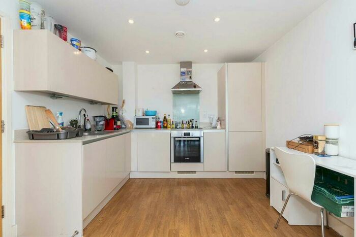 2 Bedroom Flat To Rent In Mildmay Avenue, Newington Green, N1