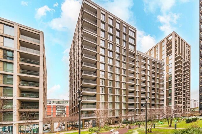 3 Bedroom Flat To Rent In Palmer Road, Battersea, SW11