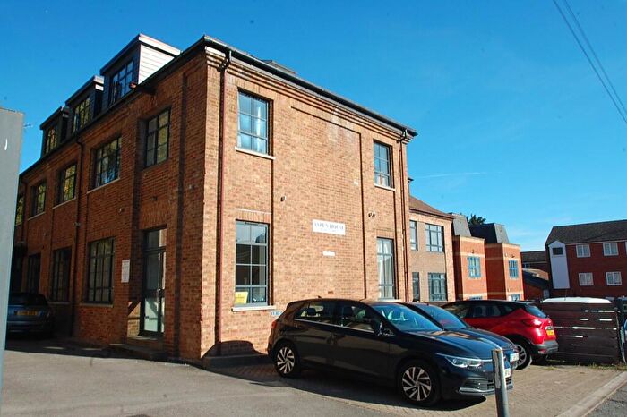 2 Bedroom Apartment To Rent In Aspen House, Churchfield Road, Buckinghamshire, SL9