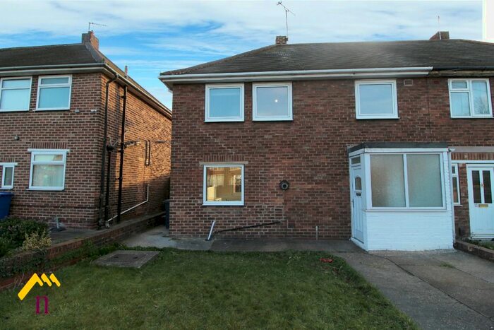 3 Bedroom Semi-Detached House To Rent In Greenfield Lane, Balby, Doncaster, DN4