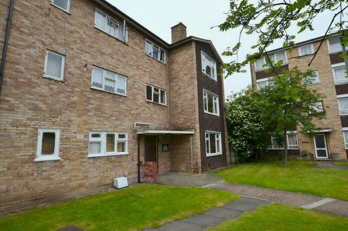 1 Bedroom Flat To Rent In Penrhyn Gardens, Kingston, KT1