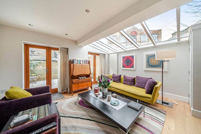 4 Bedroom End Of Terrace House For Sale In St Marys Gardens, Kennington, London, SE11
