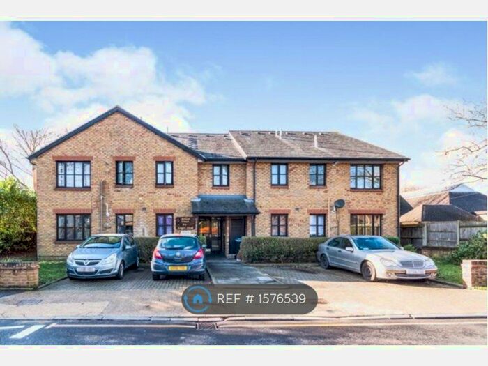 1 Bedroom Flat To Rent In Albert Road, Kingston Upon Thames, KT1