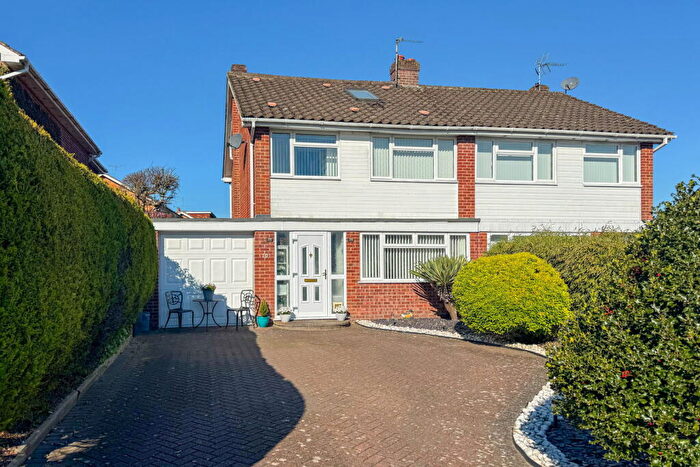 3 Bedroom Semi Detached House For Sale In Beech Road, Alresford, SO24