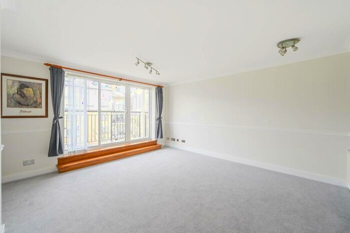 1 Bedroom Flat To Rent In Bartholomew Court, , Docklands, London, E14
