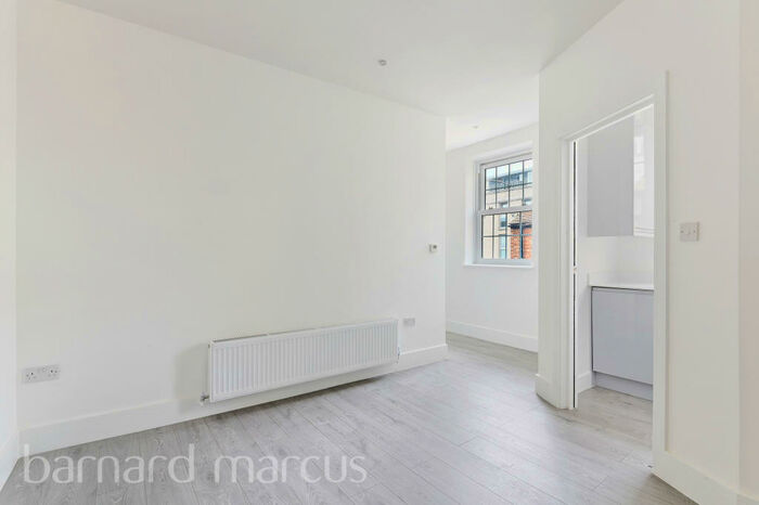 1 Bedroom Apartment To Rent In High Street, Epsom, KT19