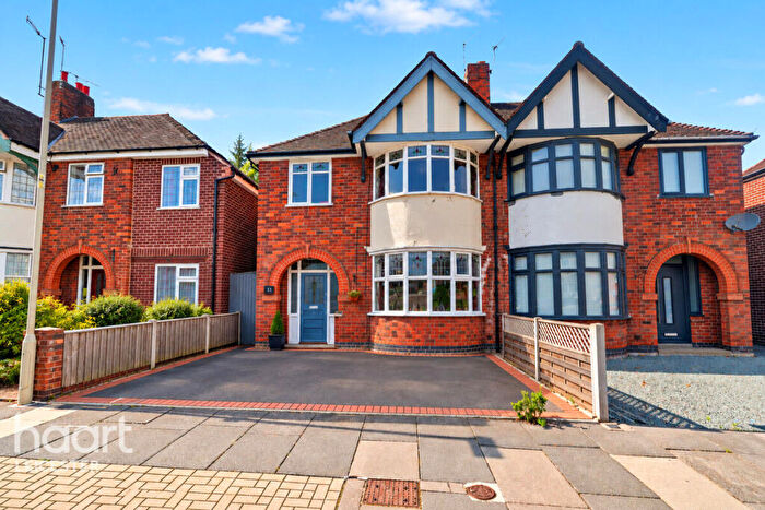 3 Bedroom Semi-Detached House For Sale In Lyncote Road, Leicester, LE3